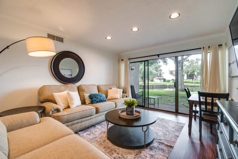 Waterfront Condo on Lake Conroe w/ Boat Launch! Apartment in Lake Conroe