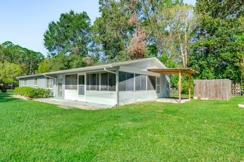 1 Mi to Boat Ramp: Home Near Chassahowitzka River! House in Florida