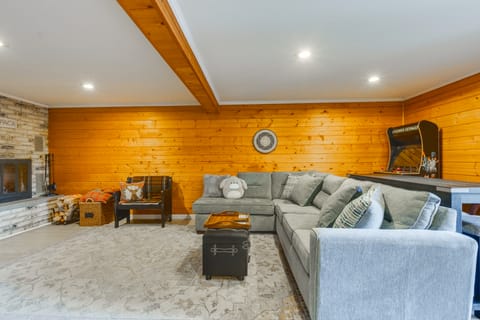 Antiquing & Fishing: Riverfront Waupaca Home! House in Waupaca