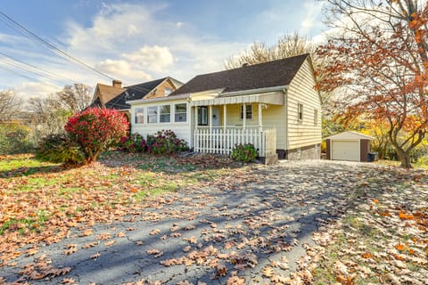 Game Room & Fire Pit: West Mifflin Home! House in Pittsburgh