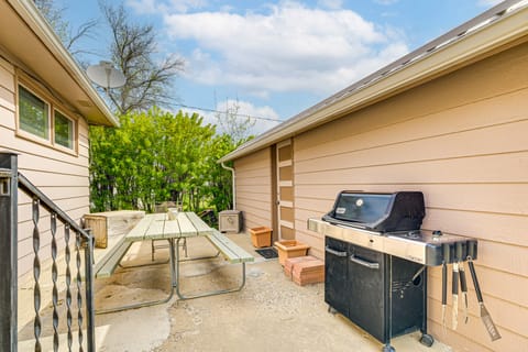 Patio, Grill & Outdoor Dining: Conrad Home! House in Idaho