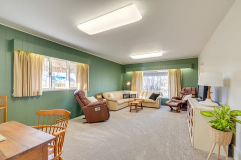 Patio, Grill & Outdoor Dining: Conrad Home! House in Idaho