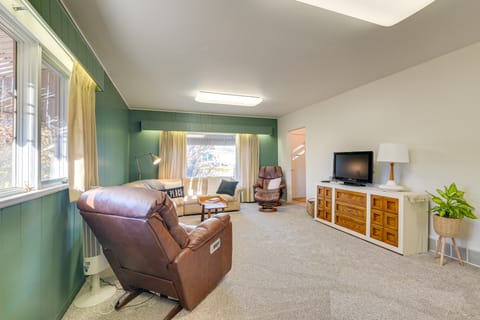 Patio, Grill & Outdoor Dining: Conrad Home! House in Idaho