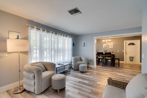 < 1 Mi to Four Freedoms Beach: Canal-Front Getaway House in Cape Coral