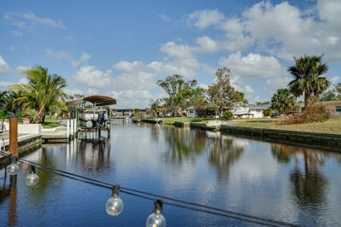 < 1 Mi to Four Freedoms Beach: Canal-Front Getaway House in Cape Coral