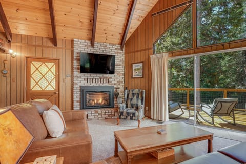 Arnold Chalet Near Town & Calaveras Big Trees! House in Arnold