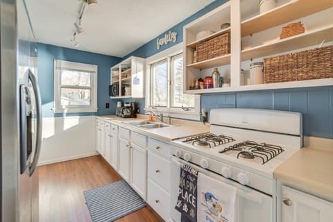 Pet-Friendly Cabin on Star Lake w/ Dock & Grill! House in Minnesota