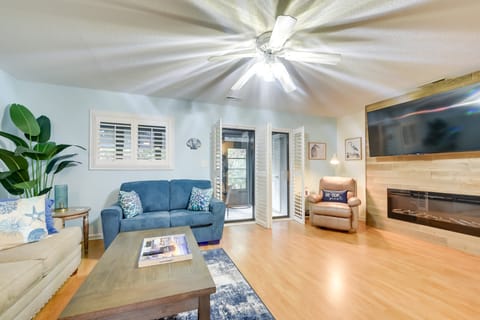 Golf Getaway w/ Pool Access: Little River Home! Apartment in Little River