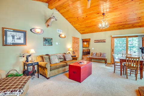 Lake Tomahawk Fall Retreat w/ Foliage & Lake Views House in Wisconsin