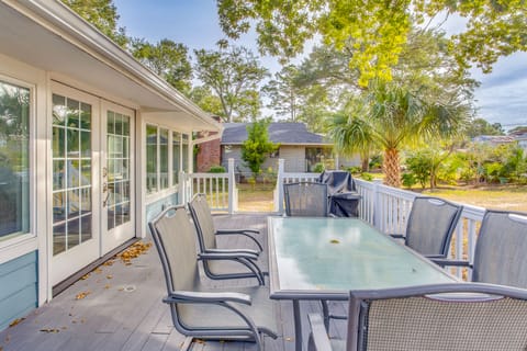 Walk to Ocean: Home w/ Deck in North Myrtle Beach House in North Myrtle Beach
