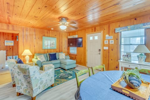 Walk to Ocean: Home w/ Deck in North Myrtle Beach House in North Myrtle Beach