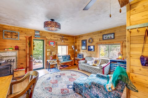 Cabin on Little Salmon River ~ 10 Mi to Riggins! House in Salmon River