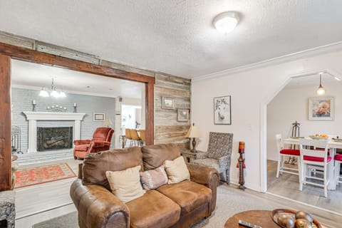 8 Mi to Jackson State University: Peaceful Getaway House in Jackson