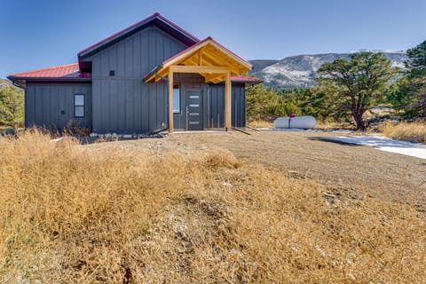 5 Mi to Great Sand Dunes NP: Mountain Retreat! House in Colorado
