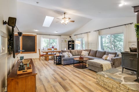 Forest-View Retreat: Grill & Fireplace in Sonora House in Calaveras County