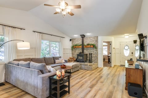 Forest-View Retreat: Grill & Fireplace in Sonora House in Calaveras County