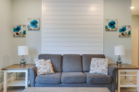 Front Street Retreat! Cozy Traverse City Condo Apartment in Traverse City