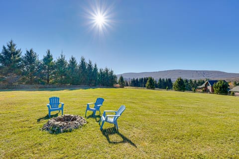 Brushridge Mountain House: Ski, Hike & Fish House in Capital District, NY, USA