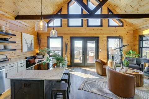 Stunning Celina Home w/ Hot Tub, Views & Fire Pit! House in Tennessee