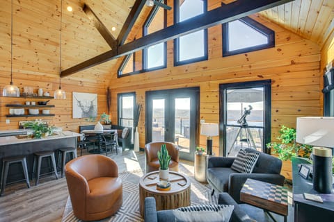 Stunning Celina Home w/ Hot Tub, Views & Fire Pit! House in Tennessee