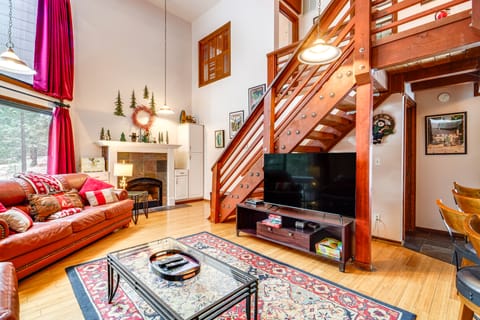 Shuttle to Slopes: Northstar Gem w/ Hot Tub Access House in Northstar Drive