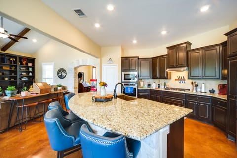 Family-Friendly Johnson City Home Near State Parks House in Rio Grande