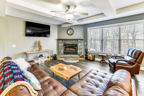 Mountain Views & Brook Access: Home in Arkville! House in Capital District, NY, USA