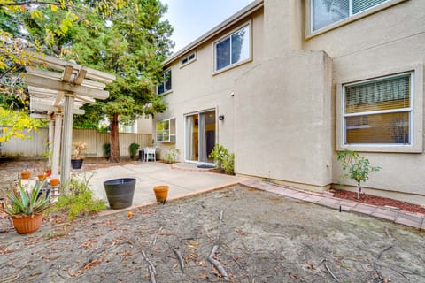 Centrally Located Home w/ Yard in Hayward! House in Hayward