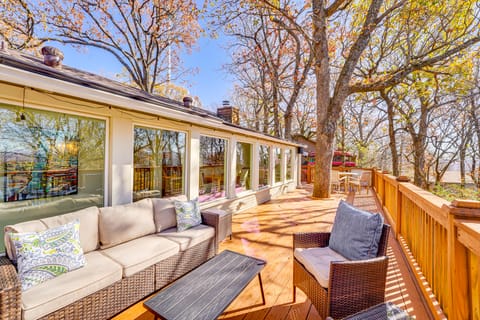 1 Mi to Dtwn Fayetteville: Home w/ Fenced Yard House in Fayetteville