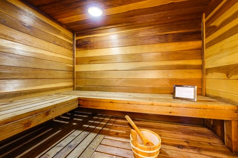 1 Mi to Dtwn Fayetteville: Home w/ Fenced Yard House in Fayetteville