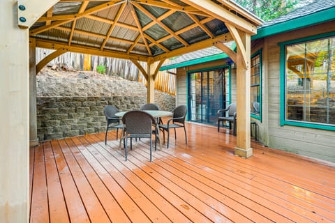 Fire Pit, Gazebo & Grill: Family Cabin in Arnold! House in Arnold