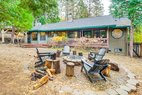 Fire Pit, Gazebo & Grill: Family Cabin in Arnold! House in Arnold