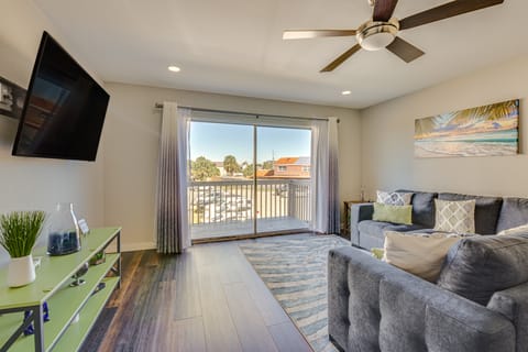 Walk to Okaloosa Island Beach: Coastal Condo! Apartment in Okaloosa Island