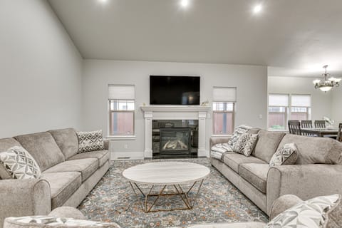 Eugene Area Home: 18 Mi to U of O! House in Junction City