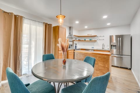 Chic Farmhouse, 3Mi to Lake-Pet Friendly & Golfing Apartment in Table Rock Lake