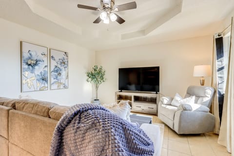 Home w/ Fenced Yard Near Dtwn Rogers! House in Rogers