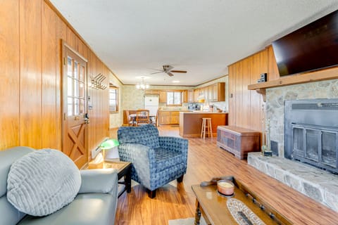 Birdwatching, Board Games & BBQs: Cabin in Murphy! House in Tennessee