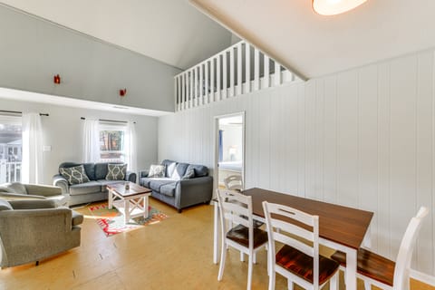 Furnished Deck! Waterfront Ocean Pines Home House in Ocean Pines