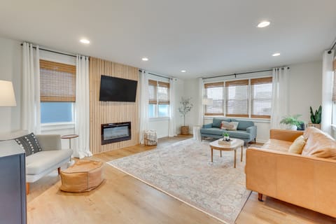 Patio & Lake Views: Family-Friendly Canton Retreat Cottage in Canton