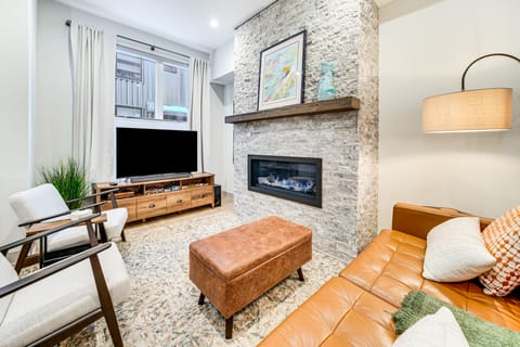 Hot Tub & Views: Getaway 8 Mi to Keystone Resort! Apartment in Silverthorne