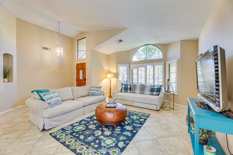 Half-Mi to Dtwn: Lakefront Gilbert Home! House in Gilbert