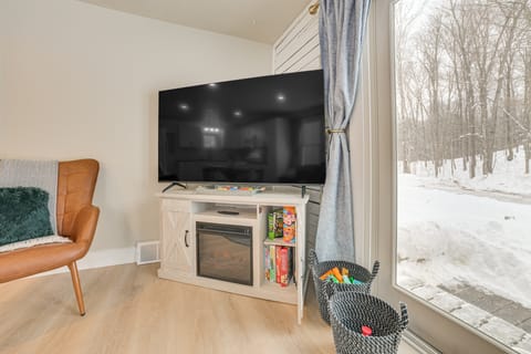 22 Mi to Boyne Mountain: Home w/ Fire Pit! House in Michigan