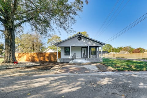 Updated Home 2 Mi to Downtown Texarkana! House in Texarkana