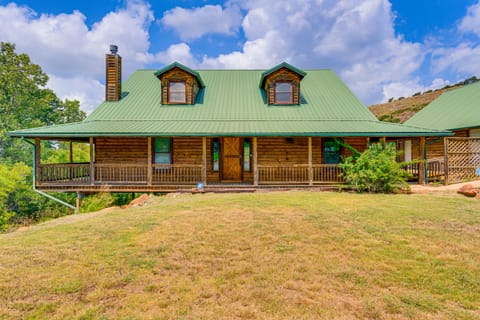 Spacious Cabin w/ Views, Near Lake Lawtonka! House in Medicine Park