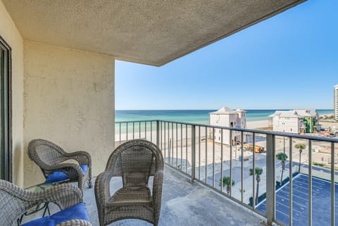 Regency Towers PCB Condo: Beach Access & 2 Pools Apartment in Lower Grand Lagoon