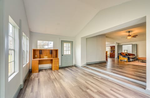 Charming Farmhouse in Morriston w/ Fenced Yard House in Florida