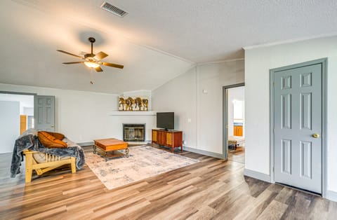 Charming Farmhouse in Morriston w/ Fenced Yard House in Florida