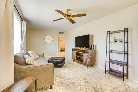 8 Mi to State Farm Stadium: Home in Youngtown House in Youngtown