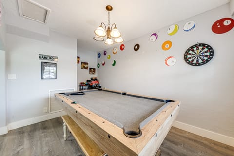 1 Mi to Lantana Municipal Beach: Oasis w/ Pool! Cottage in Lantana