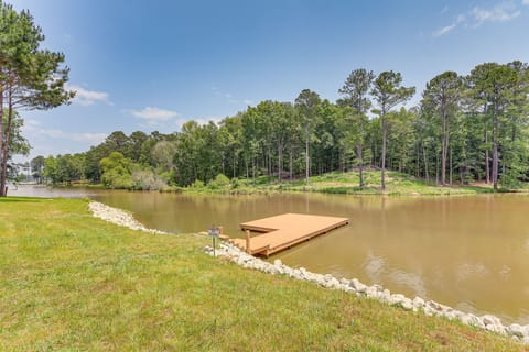 Private Dock: Lake Oconee Waterfront Escape! House in Lake Oconee